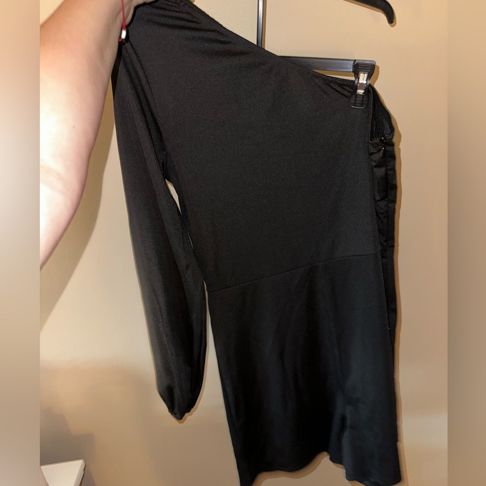 ❤️‍🔥 NWOT ❤️‍🔥 black one shoulder romper